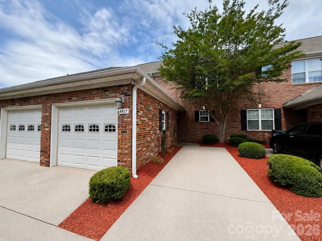 Adare Townhomes, Charlotte community
