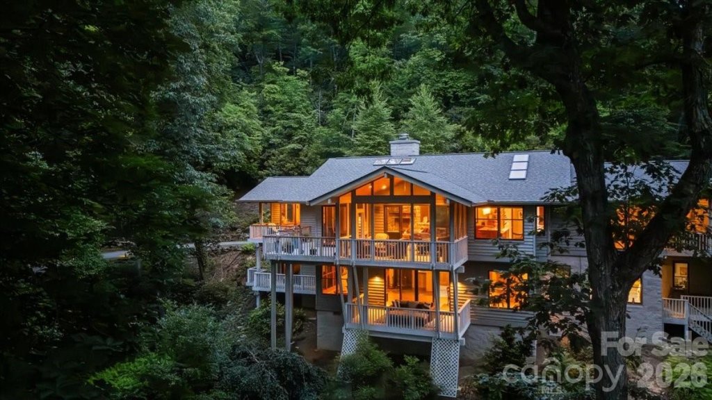 Sweetwater Farms, Pisgah Forest community