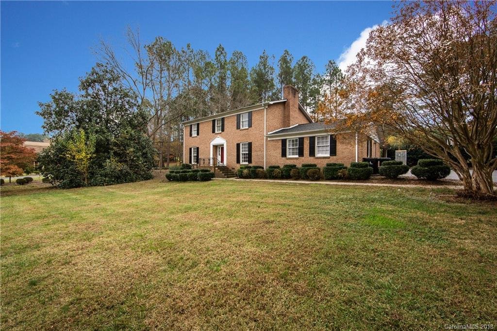 1700 Lakeview Drive