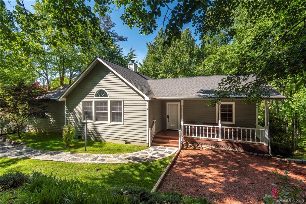7 Knoll Ridge Lane