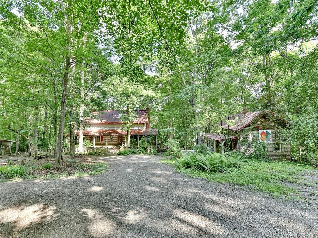 1449 Roundstone Road