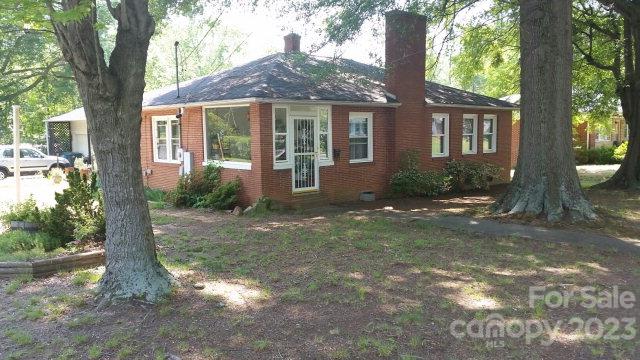 901 Maple Avenue