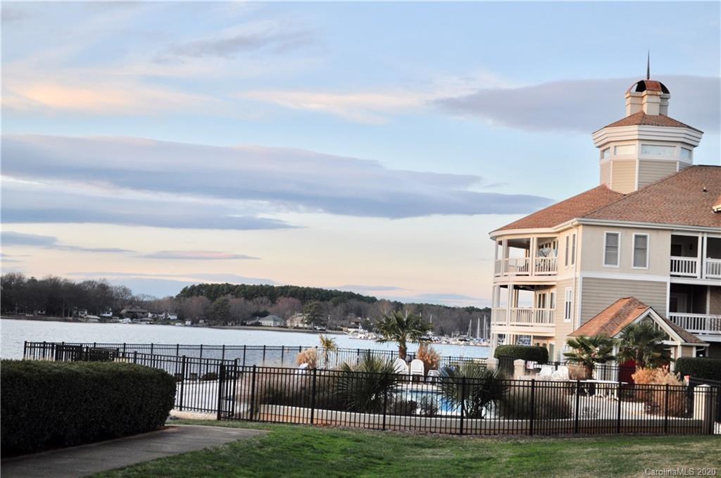 18567 Vineyard Point Lane