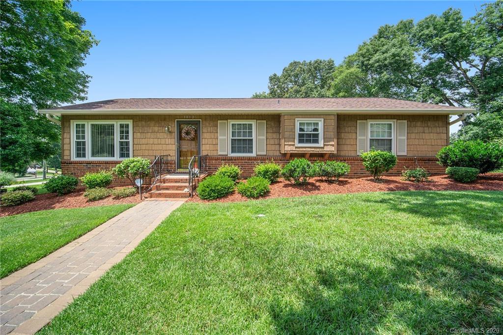 1012 Meadowlark Lane