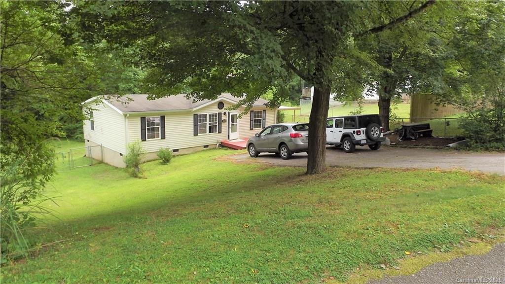 207 Rolling Oaks Drive