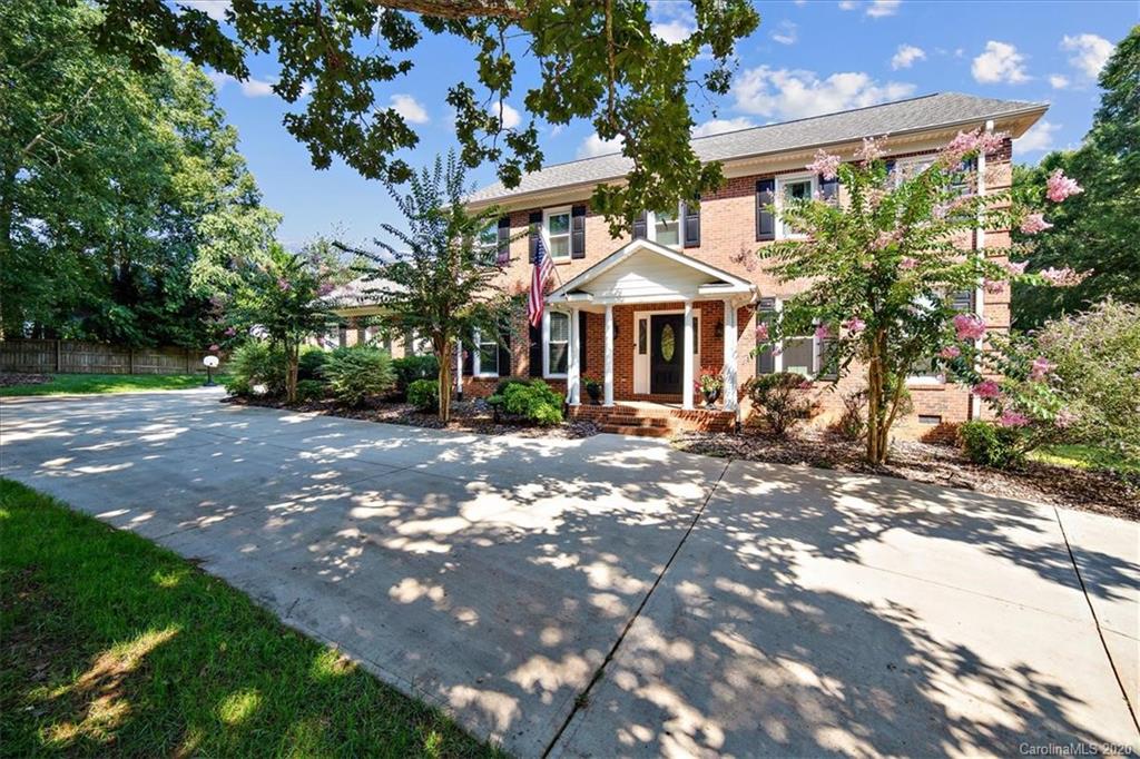 1111 Willow Oaks Trail