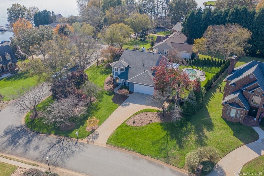 120 Royal Pointe Way