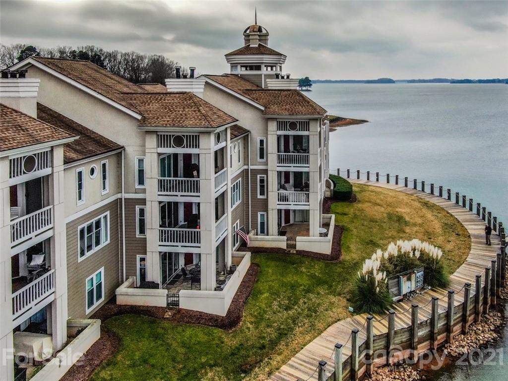 18621 Vineyard Point Lane