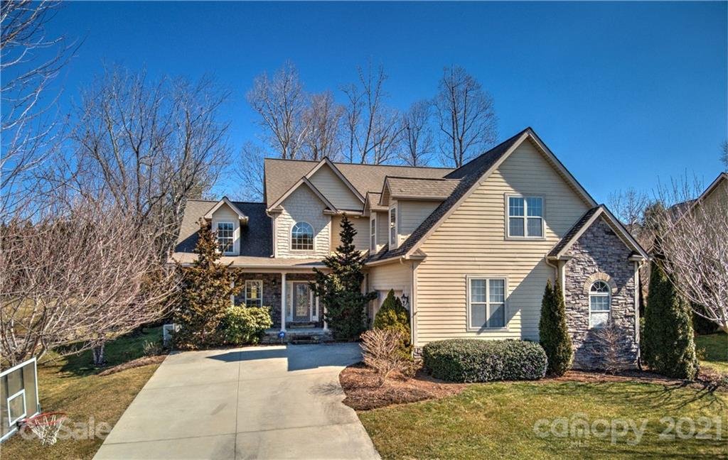 18 Drakes Meadow Lane