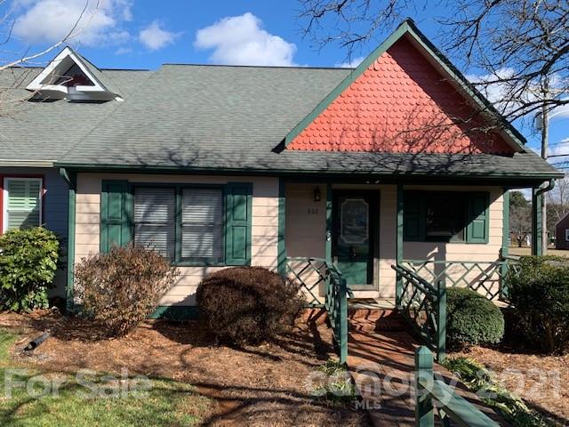 802 Prince Albert Court