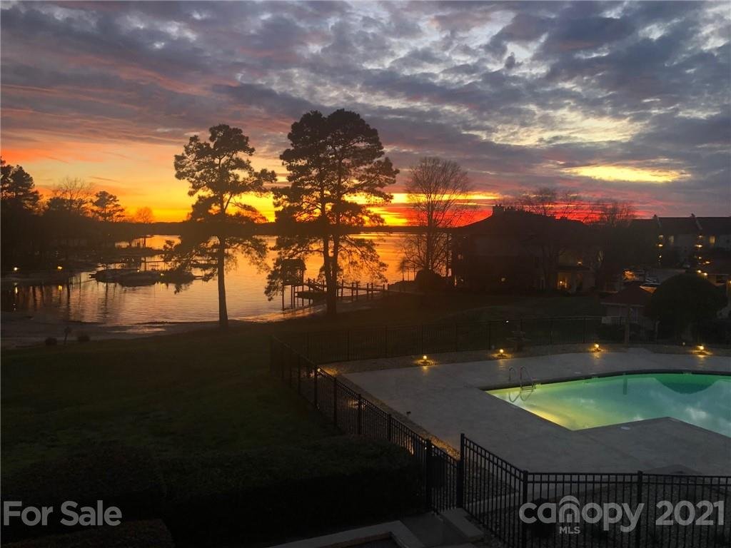 17915 Kings Point Drive E