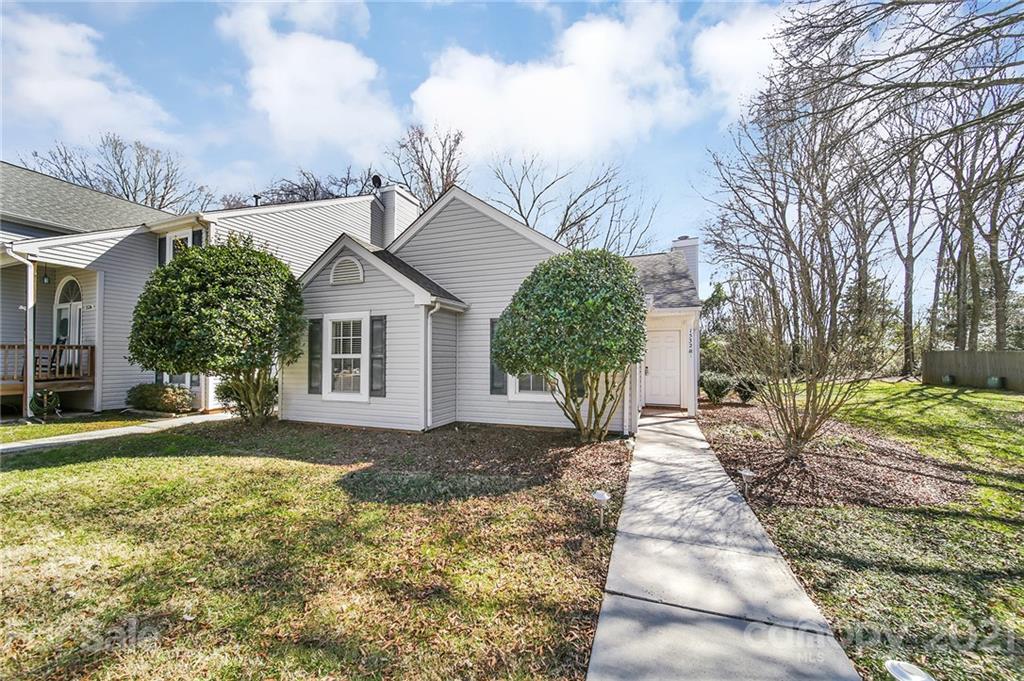 1532 Hunt Club Court