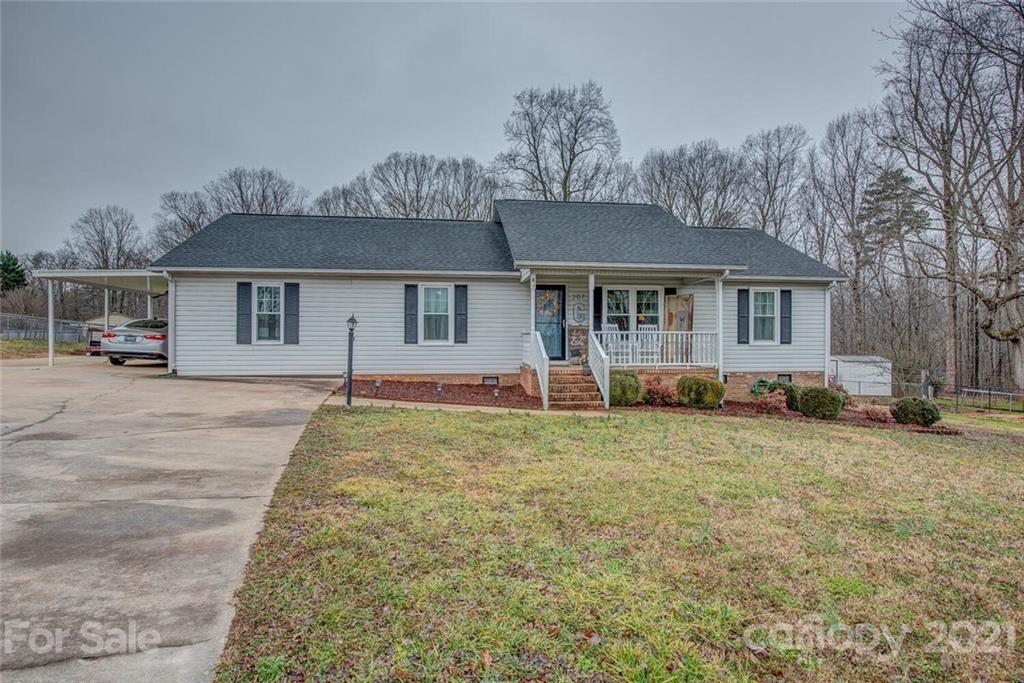 207 Pilots Ridge Drive