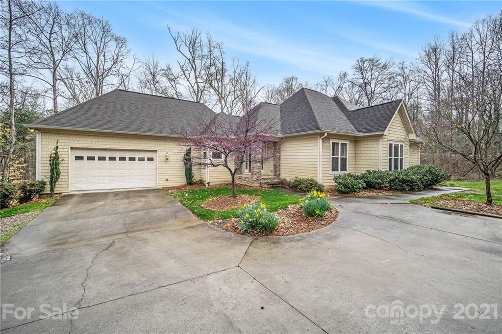 421 S Scalybark Trail