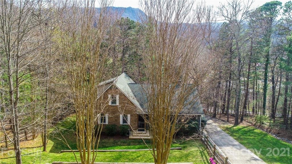 233 Woodland Court