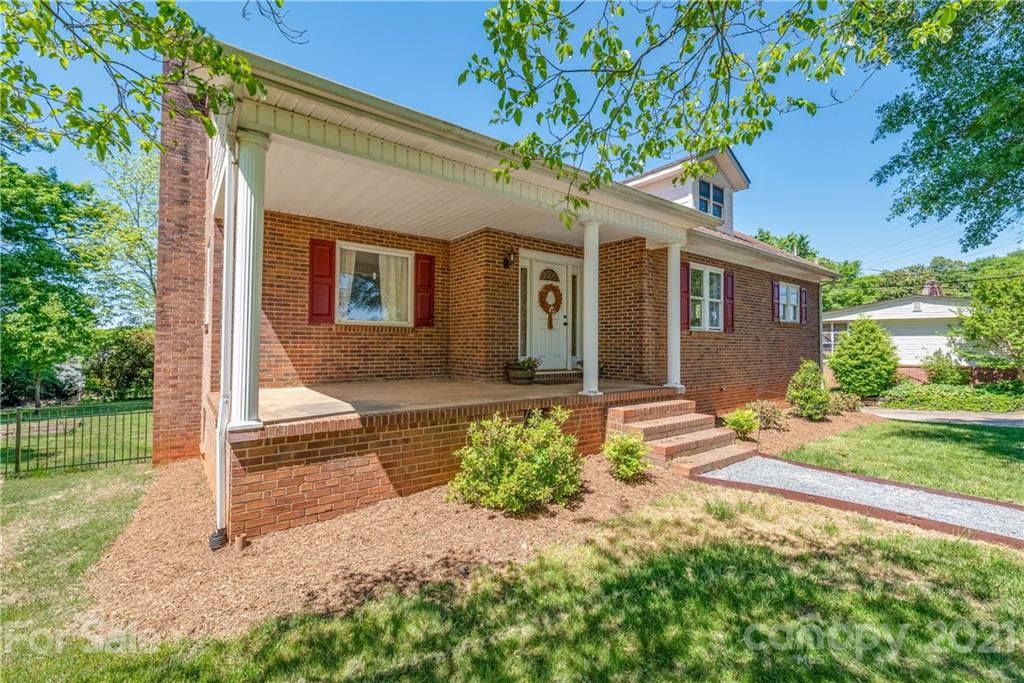 1209 Armstrong Road