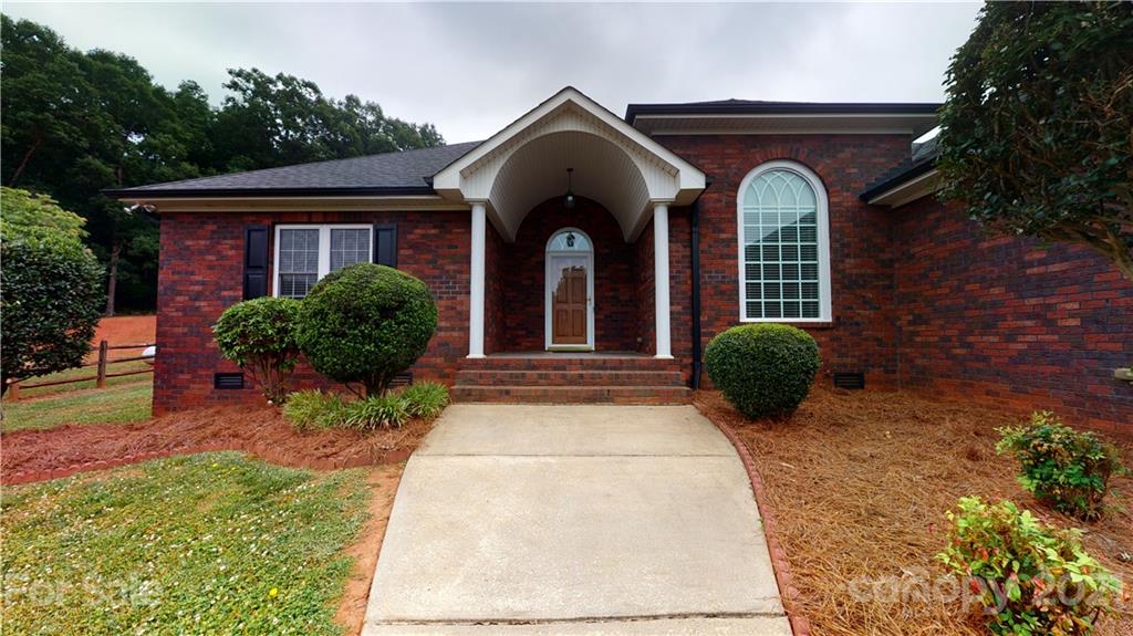 6104 Charity Drive 11
