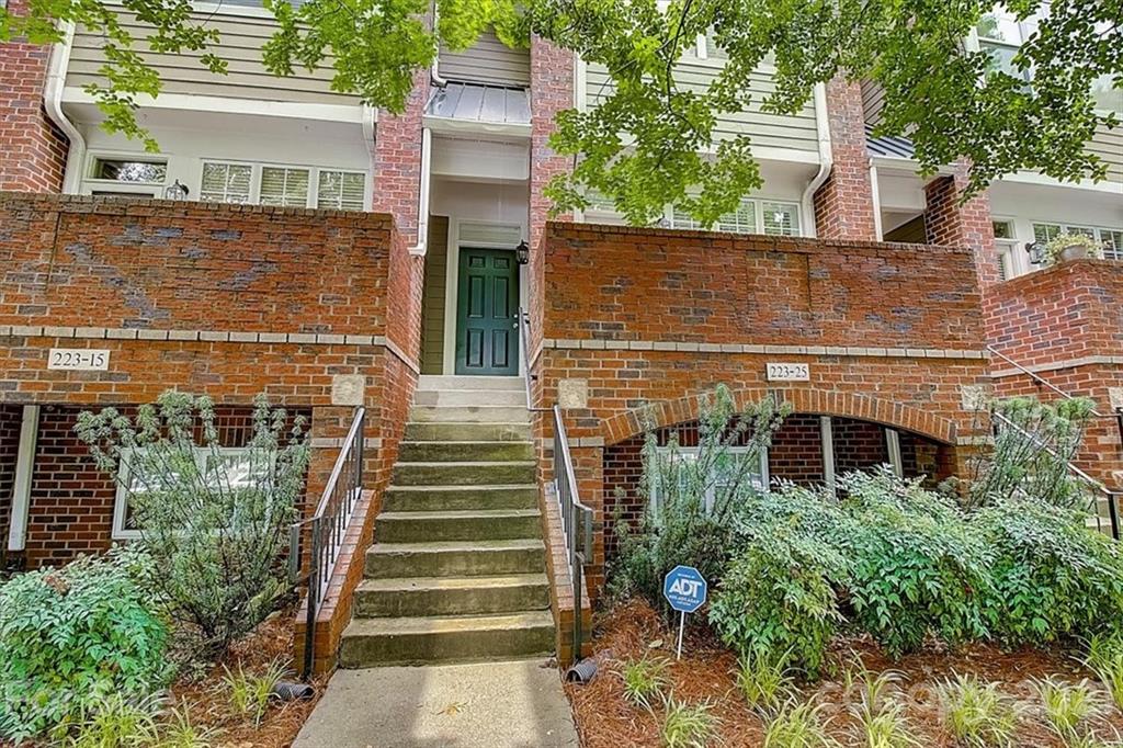 223 S Torrence Street 25