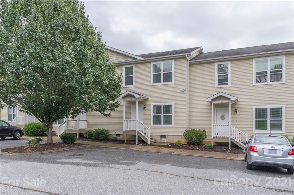 406 Villas Court