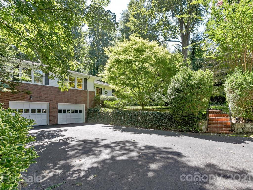 225 Arbutus Lane