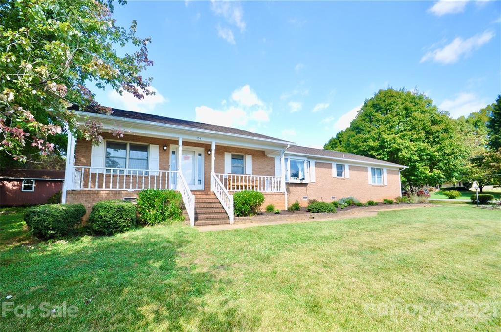 104 Waters Edge Court