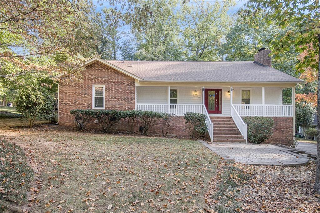 5826 Camelot Drive