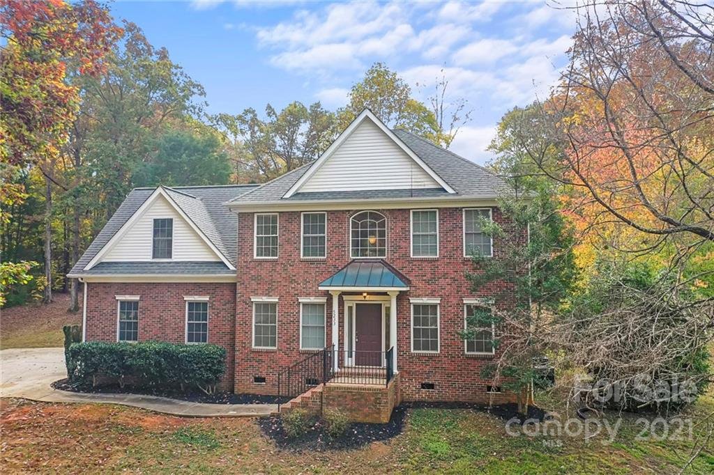 5233 Highlander Parkway
