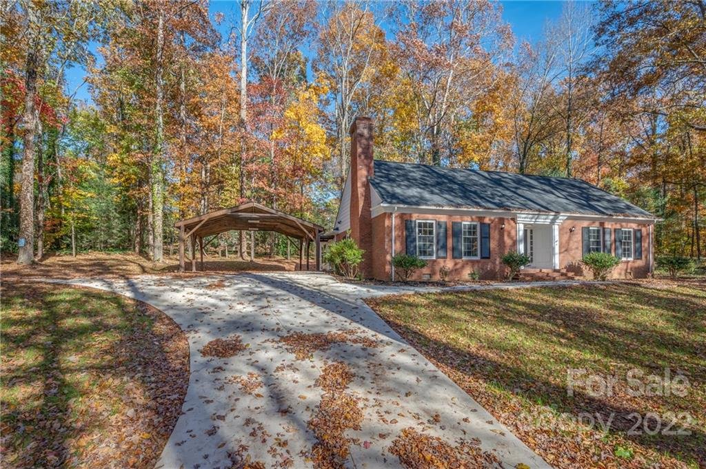 250 Squirrel Den Road