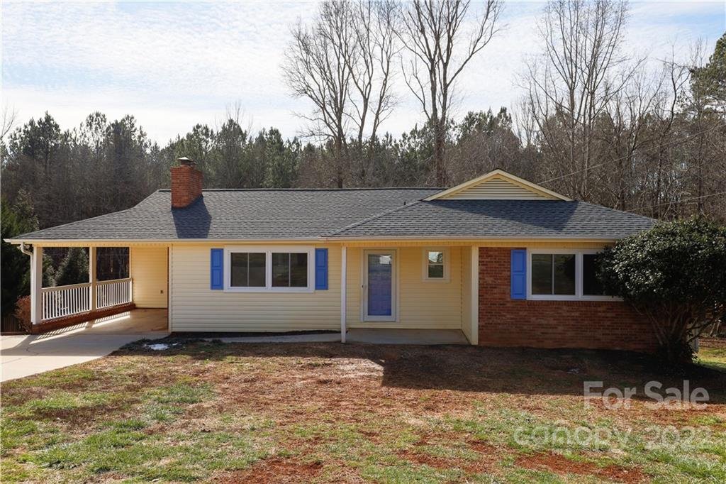 1433 Whispering Hill Trail
