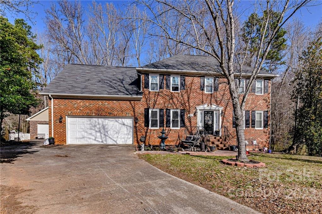 3041 Oakcroft Drive
