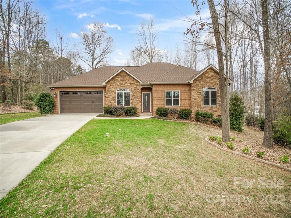 1139 Woodlawn Circle