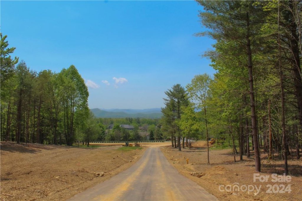 000 Northview Drive 22