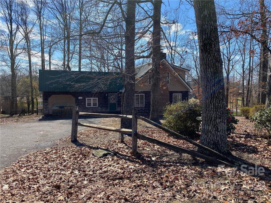 1921 Woodridge Drive