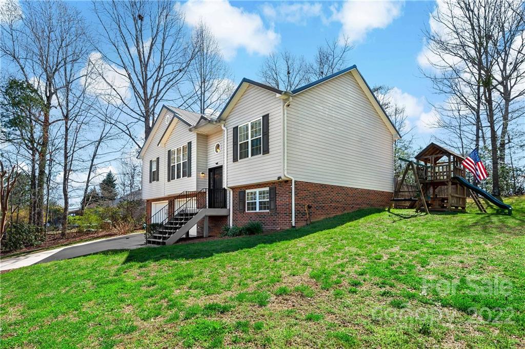 2691 Laurel Pointe Drive