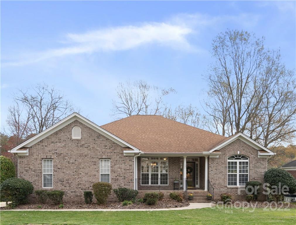 124 Pebble Brook Lane