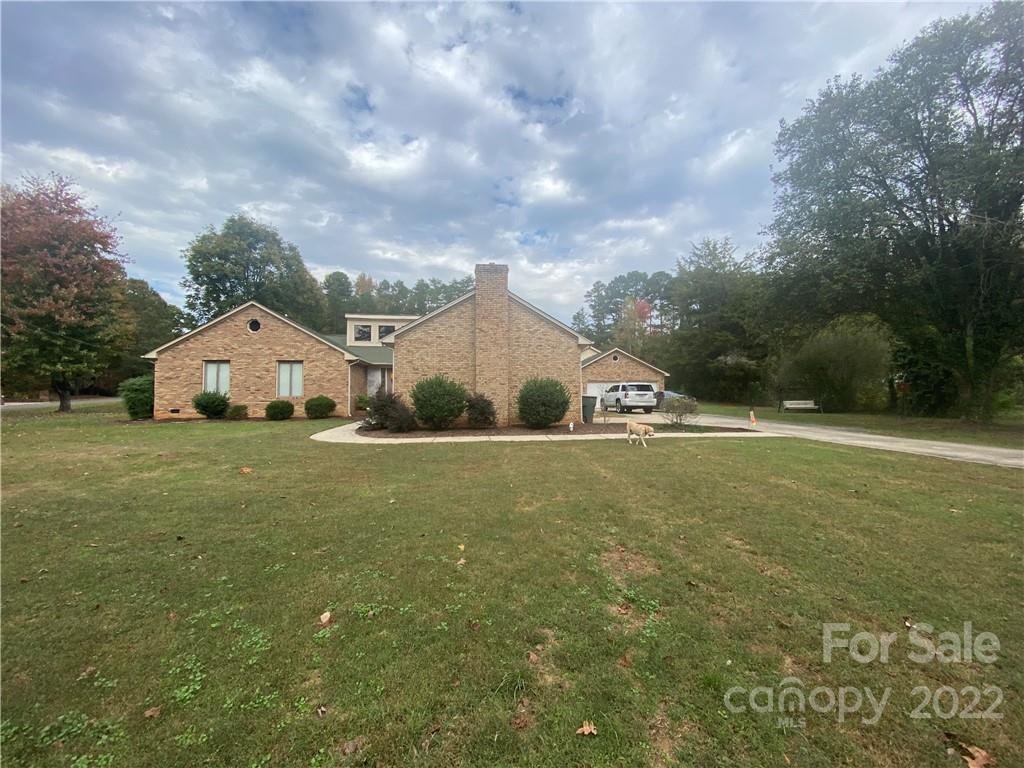 1305 Blacksnake Road