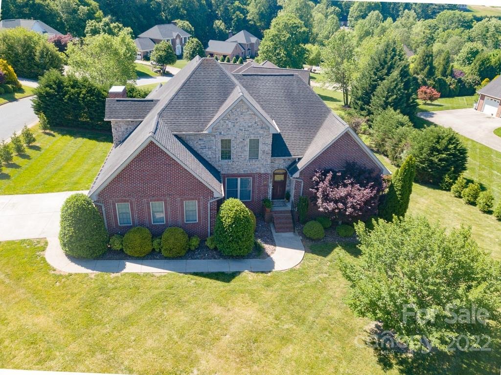 407 Woodridge Drive