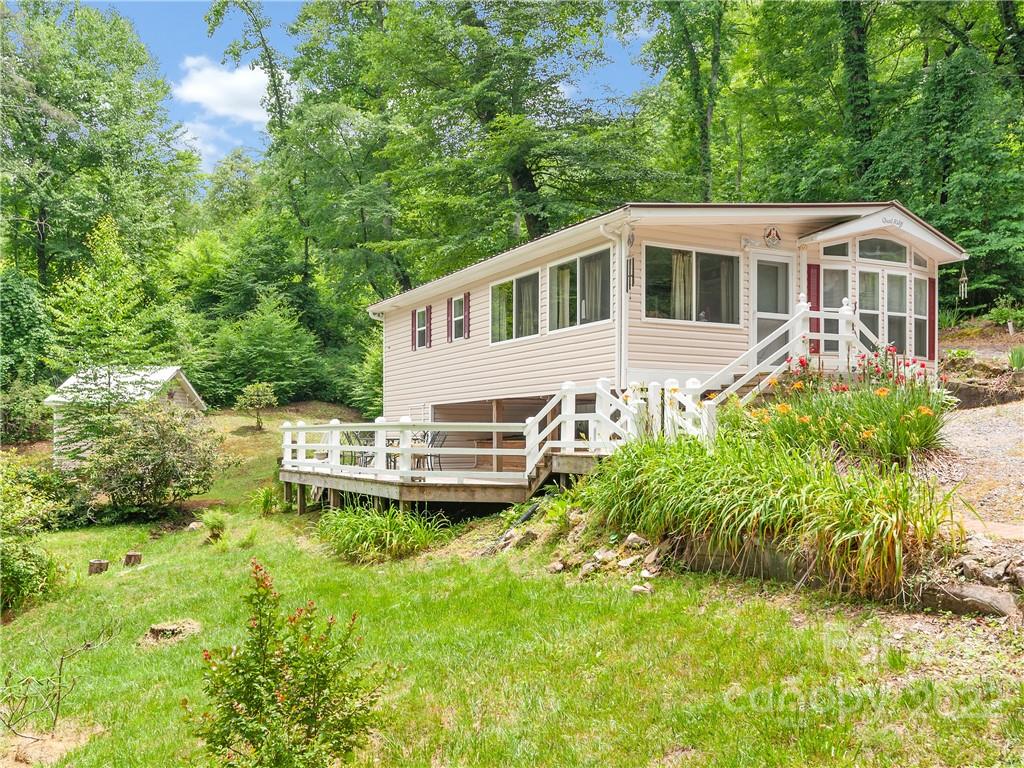 85 Greentree Lane