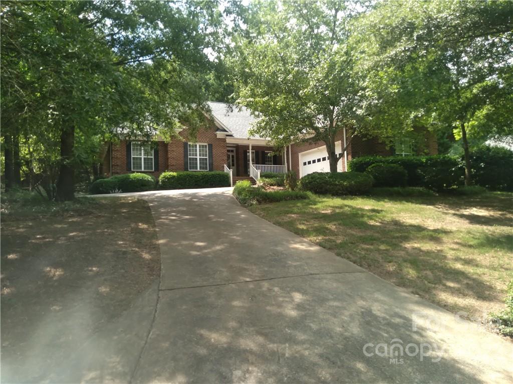431 Hunters Point Drive