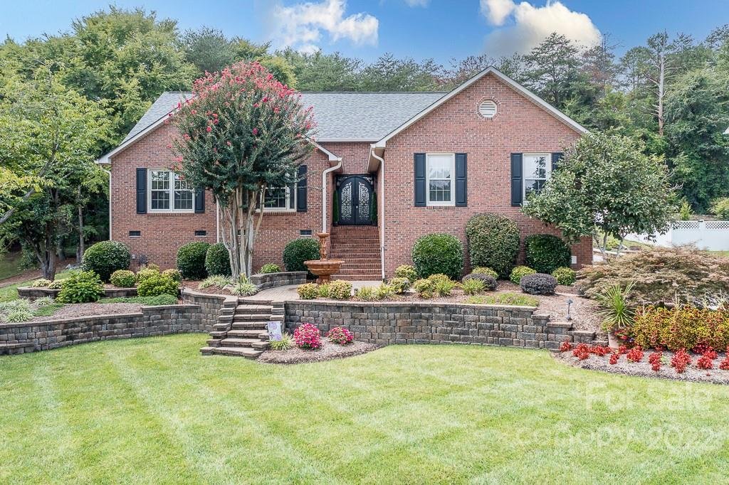 807 Ne Rothmoor Drive