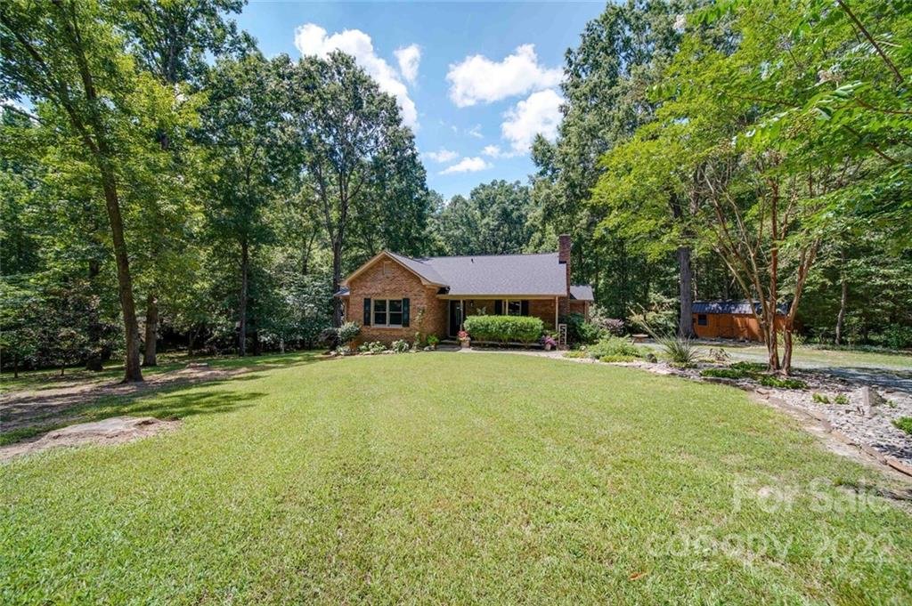 2201 Bearskin Lane
