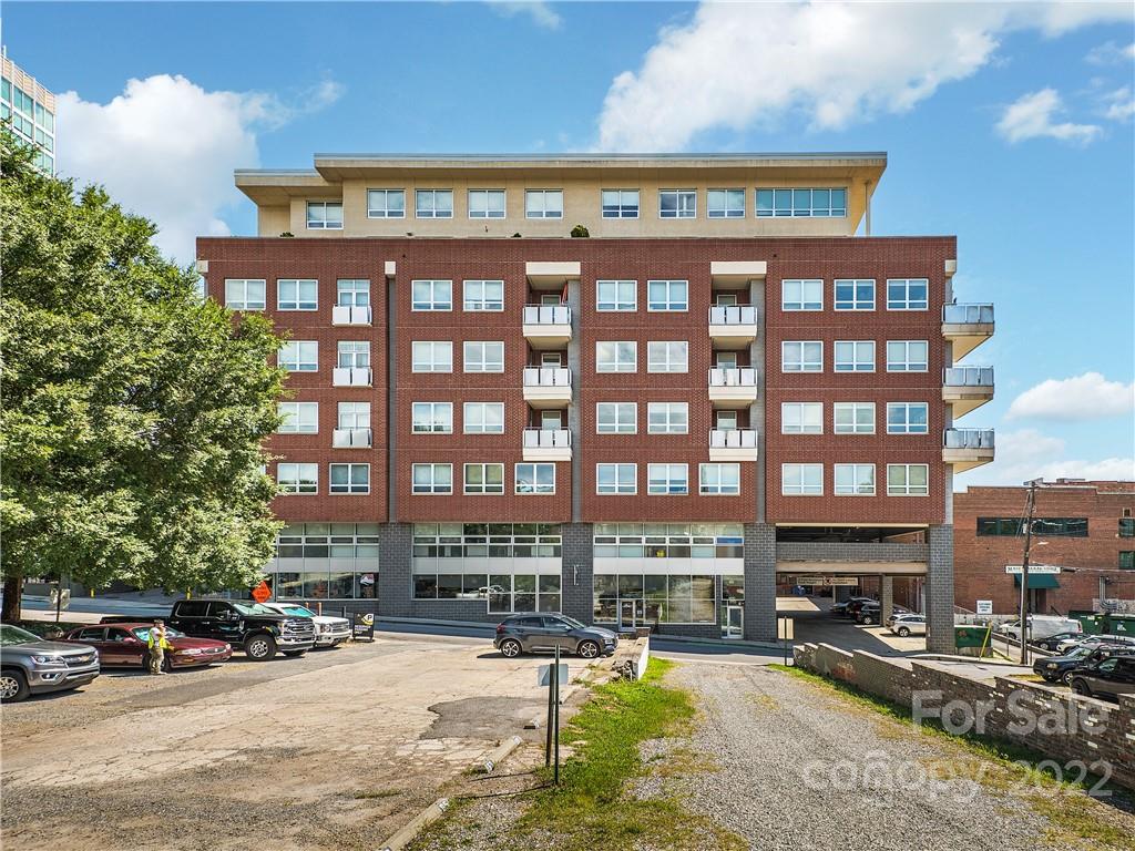 12 S Lexington Avenue #204