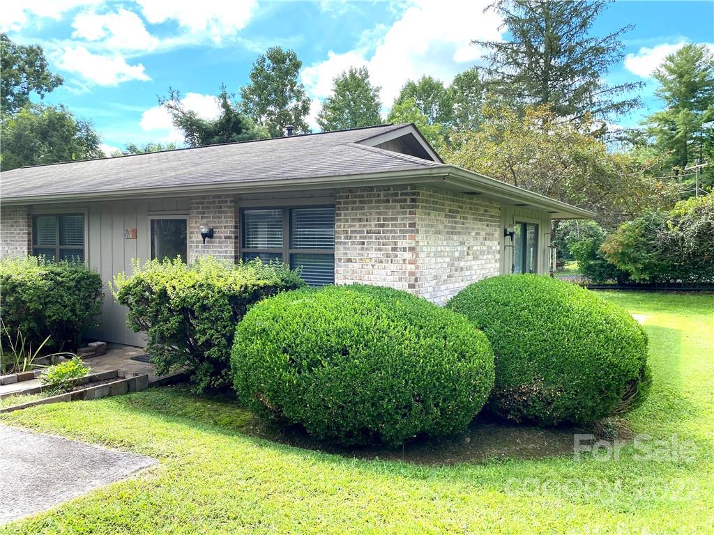 703 Farmington Circle #1B