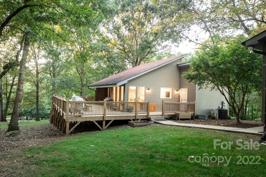 2106 Lynmore Drive