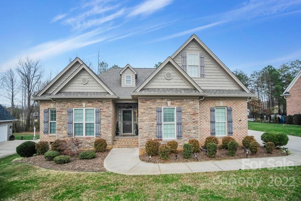 304 Wintergreen Court