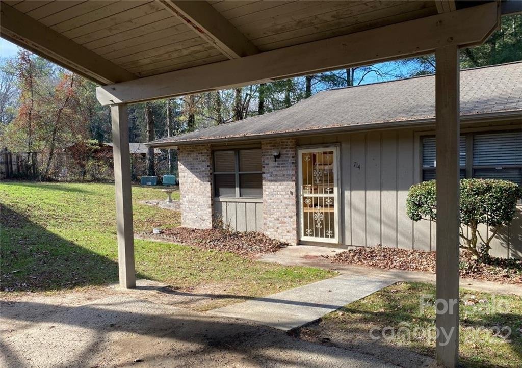 714 Farmington Circle 4A