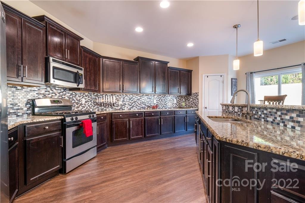 155 E Warfield Drive