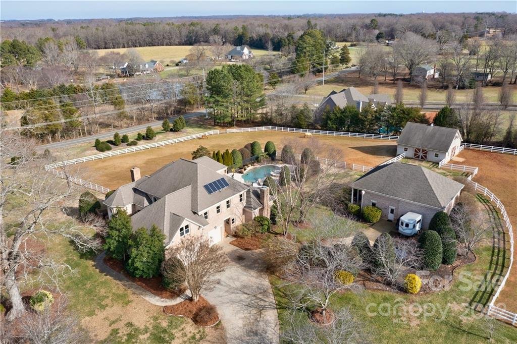 1201 Rosehill Drive