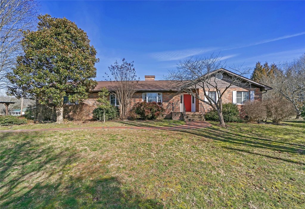 196 Broadview Circle