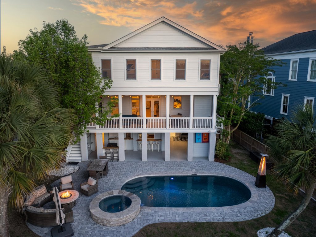 Old Village Landing, Mount Pleasant community